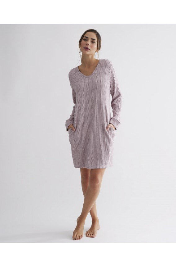 LONG SLEEVED NIGHTGOWN