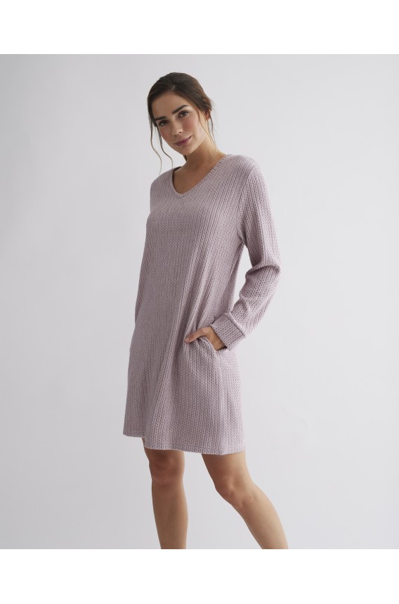 LONG SLEEVED NIGHTGOWN
