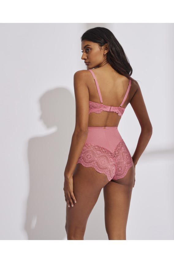 ESSENTIAL MOULDED BRA