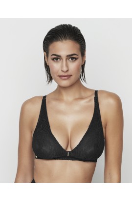 NON-WIRED, NON-FOAM TRIANGULAR BRA