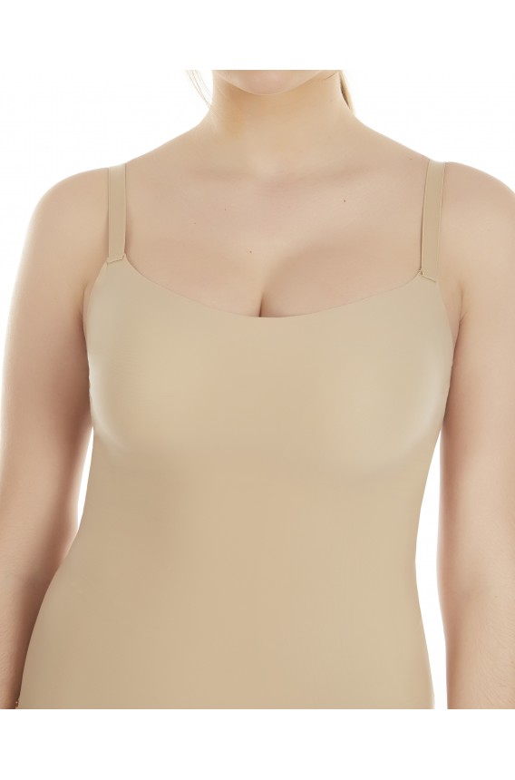 CAMISETA CON SUJETADOR INTERIOR CURVES