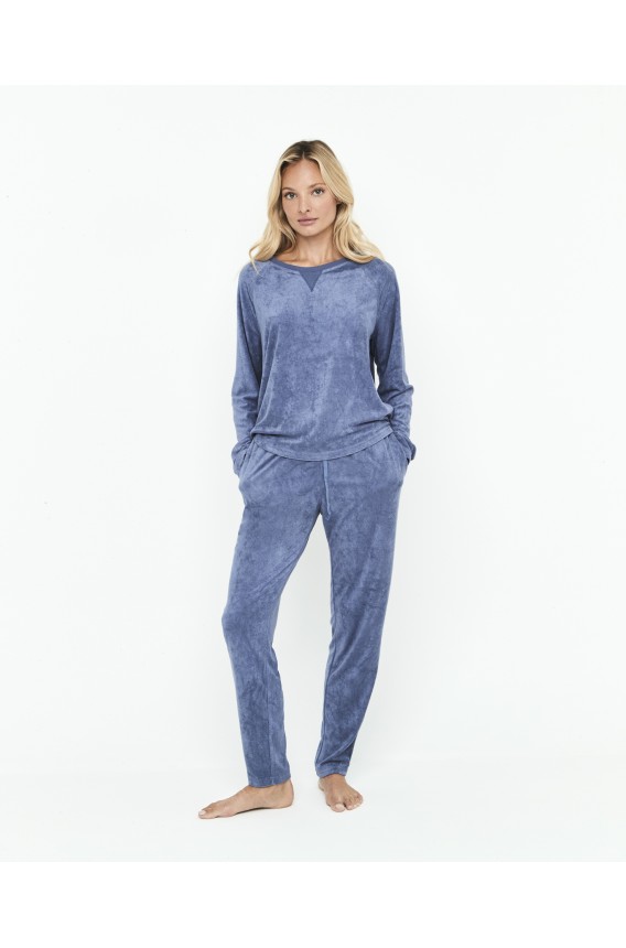 TWO-PIECE PYJAMA SET