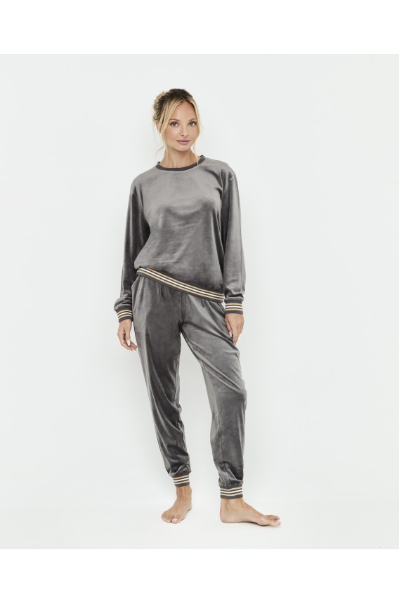 CONJUNTO DE VELUDO COM SWEAT E CALÇAS