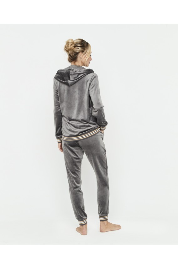 CONJUNTO TERCIOPELO CHAQUETA CON CAPUCHA PANTALON