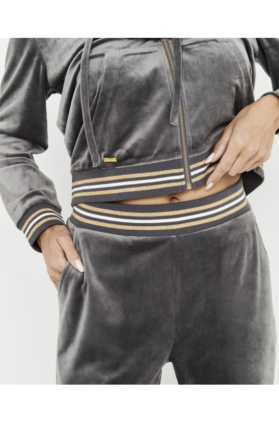 CONJUNTO TERCIOPELO CHAQUETA CON CAPUCHA PANTALON