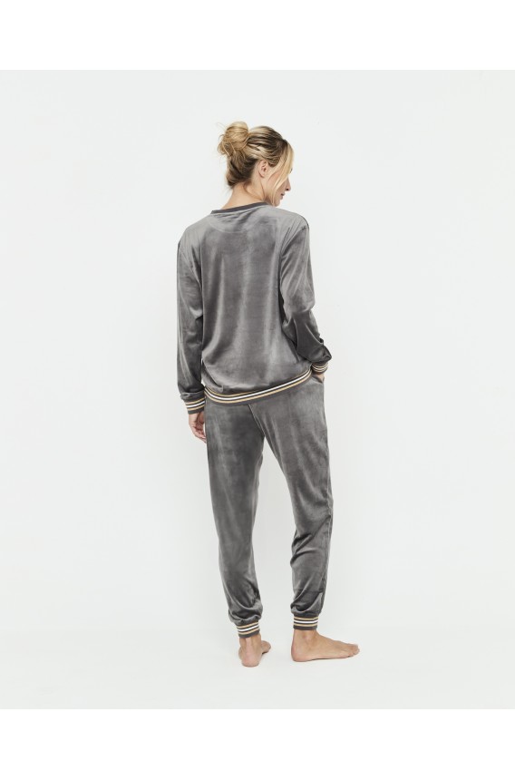 CONJUNTO DE VELUDO COM SWEAT E CALÇAS